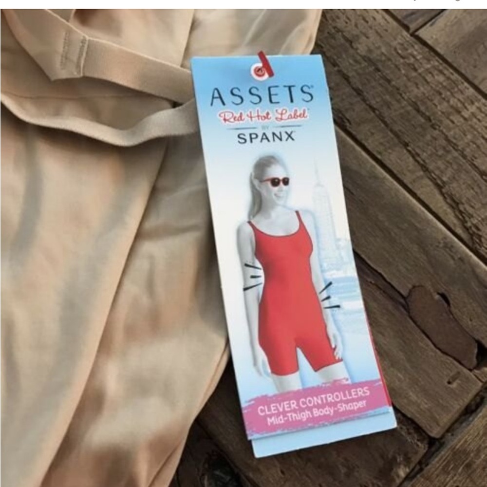 NWT Spanx Clever Controllers Mid-Thigh Body Shaper - Very Bare- Large